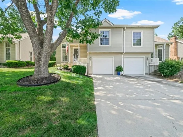 8515 W 109th Ter, Overland Park, KS 66210
