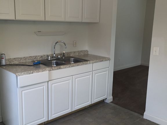 3rd image of 971 Bishop Ave