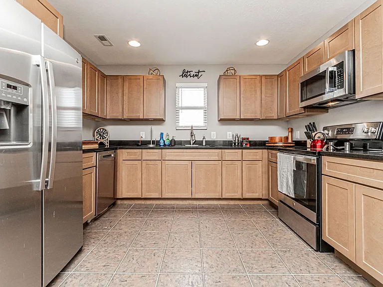 601 Seitz Ct — Photo 13
