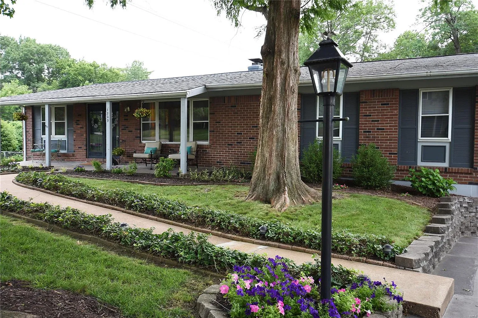 1209 Miremont Dr photo 1