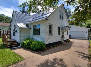 407 Dwight St, Chippewa Falls, WI 54729