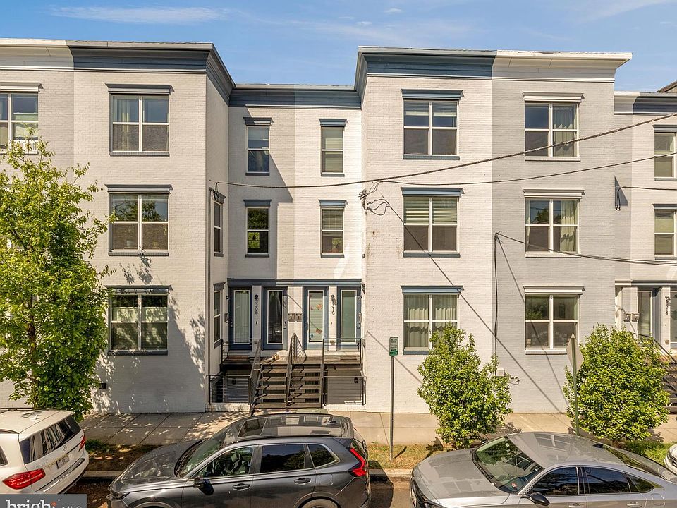 1st image of 3310 9th St NE #1