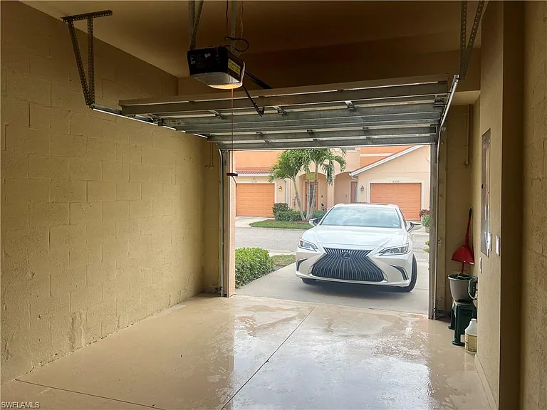 10300 Via Colomba Cir — Photo 25