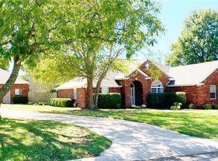 135 Pueblo Dr, Rogers, AR 72756