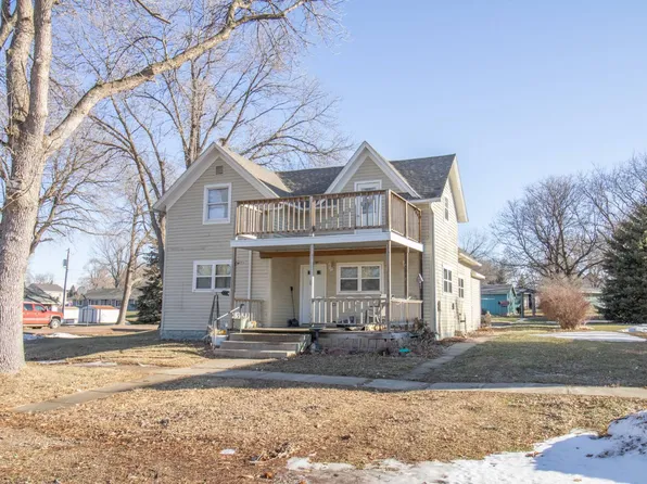 106 4th Ave, Doon, IA 51235