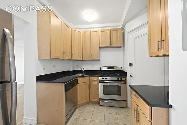 Rented by Compass | media 9