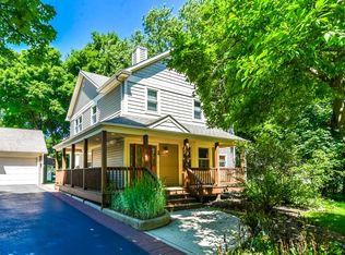 716 Greenwood Ave, Mundelein, IL
