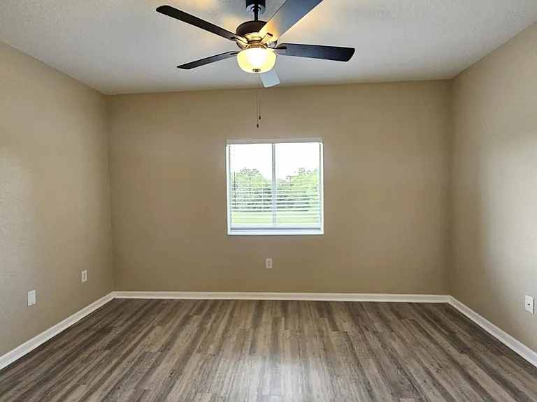 1063 Golden Lakes Blvd #322 — Photo 8