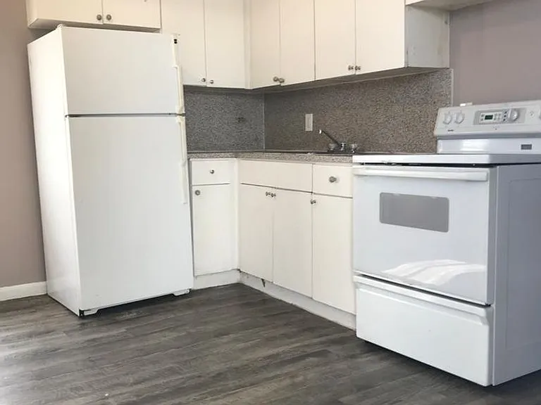 St George Apartments — Photo 41