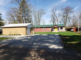 13498 Riverside Dr, Constantine, MI 49042