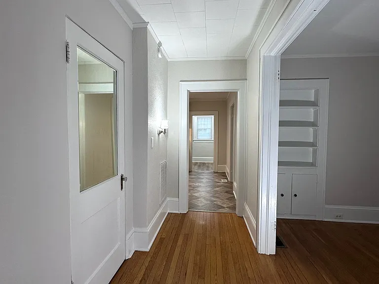 2818 Burton Ave NW — Photo 4