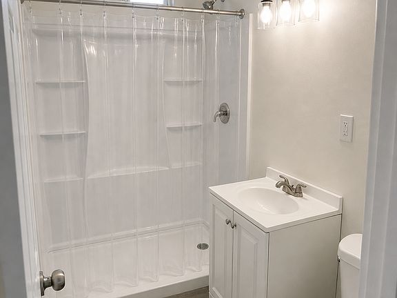 2nd image of 82 Quintard St
