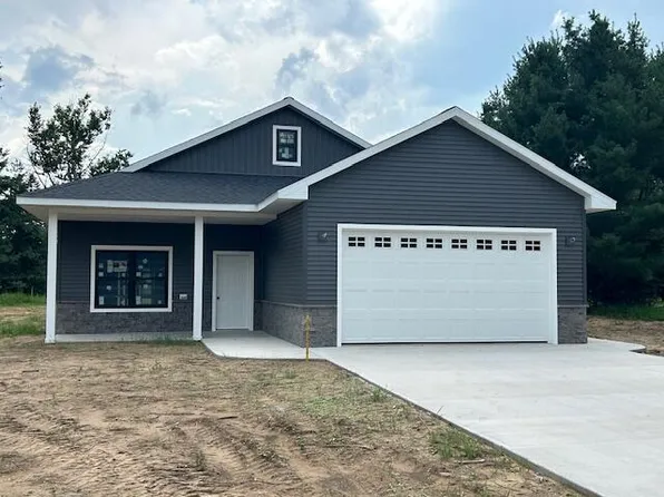 7931 Carriage Ln, Stanwood, MI 49346