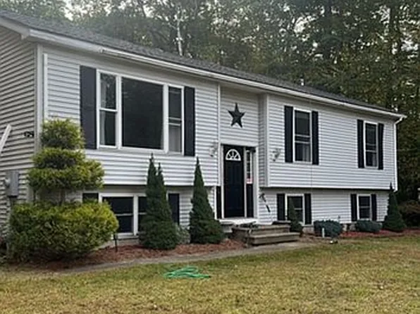 570 Woodland Way, Russell, MA 01071