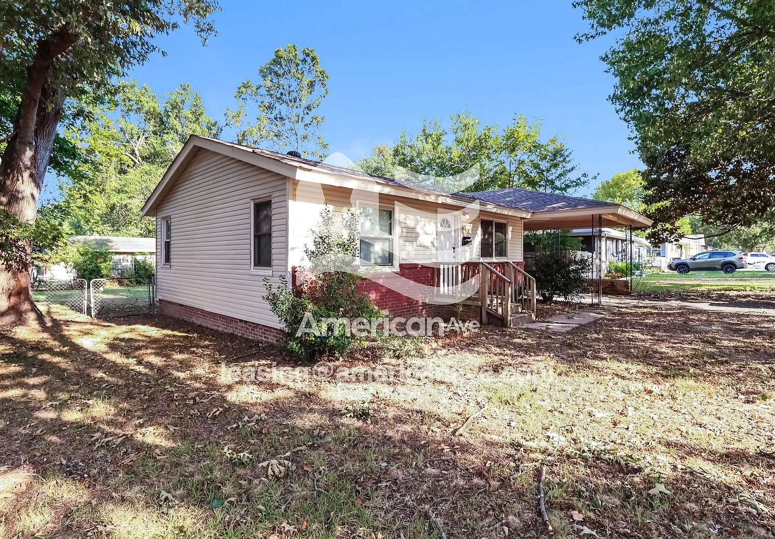 3 bed, 1.0 bath, 925 sqft, $897 — Photo 2