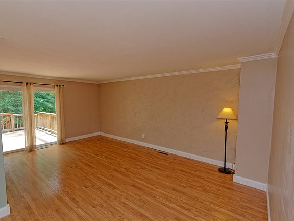 4th image of 87 Velina Dr
