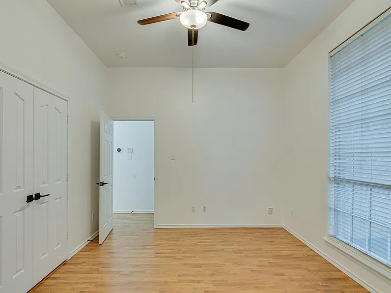4725 Bristol Trace Trl — Photo 9