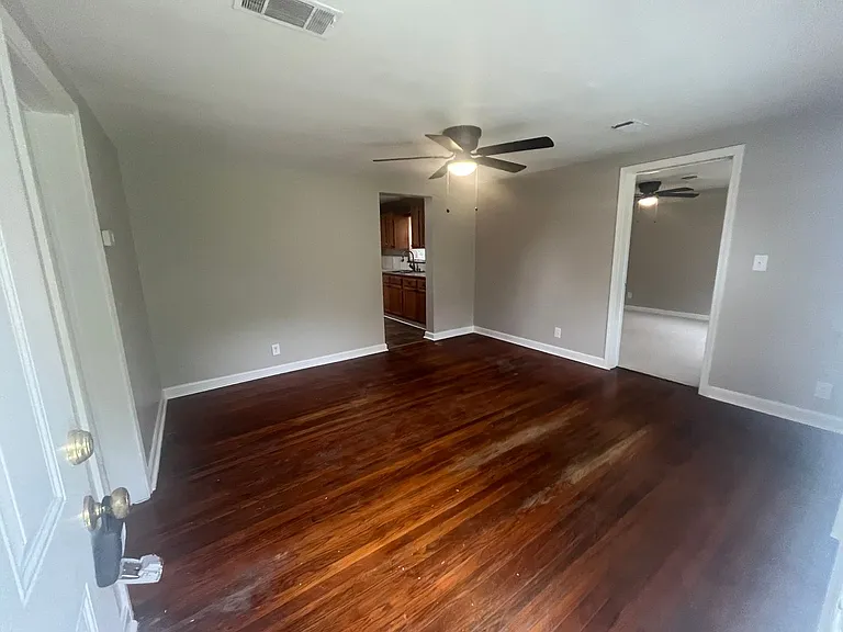 112 Adams St — Photo 2