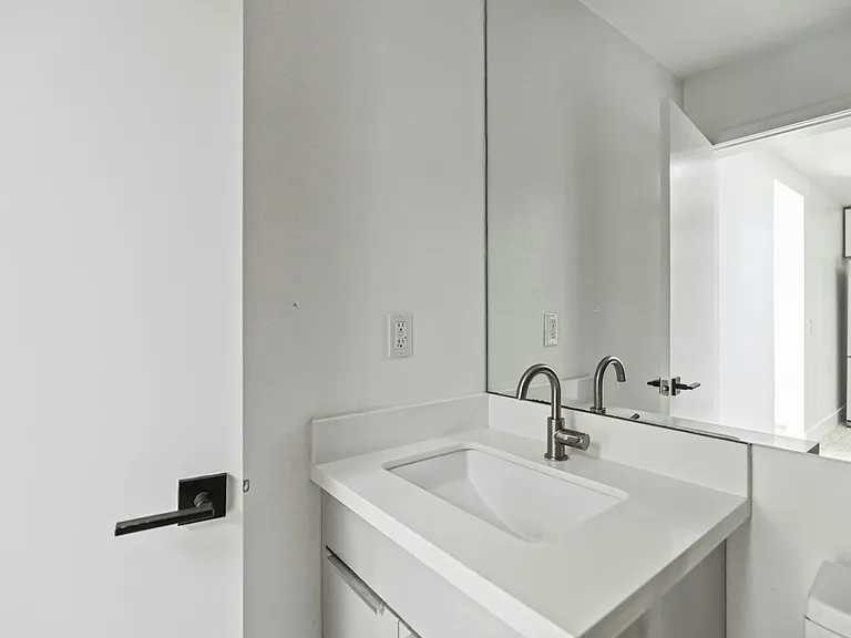 850 N Van Ness Ave #2 — Photo 8
