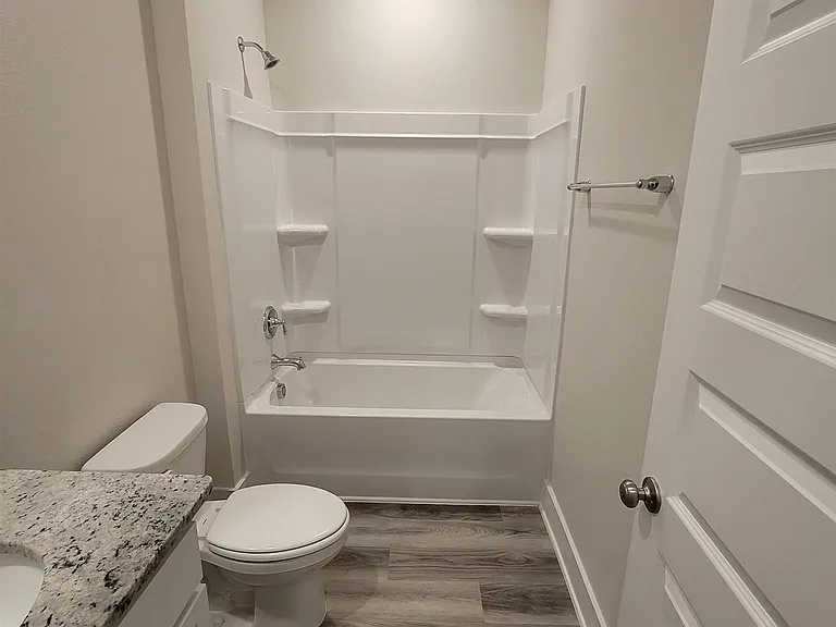 1045 Hayward Loop — Photo 10