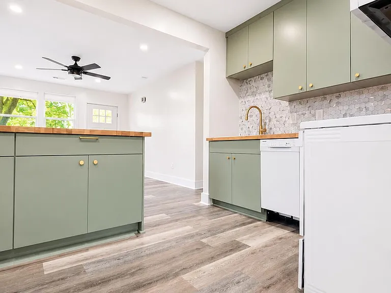 1412 Pocahontas St — Photo 10