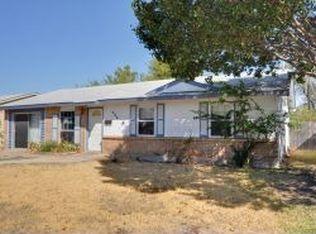 306 Oak Ridge Pl, Grand Prairie, TX 75052