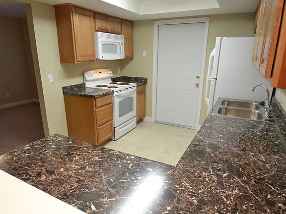4th image of 726 Herlong Ct