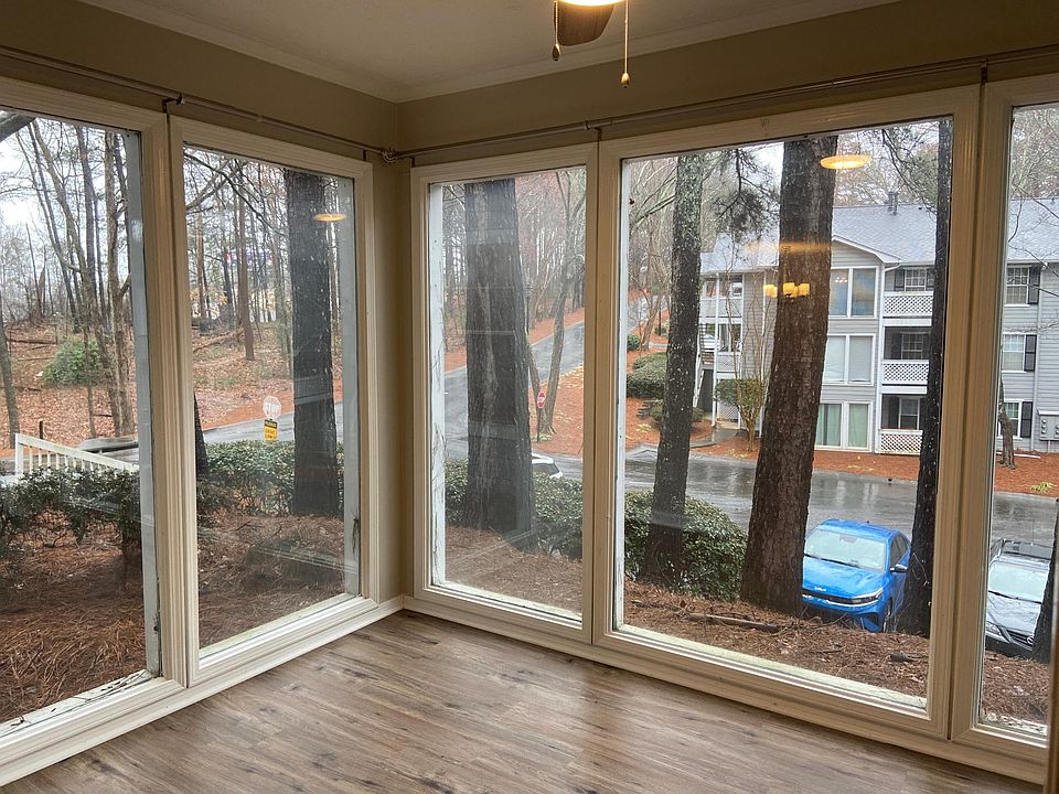 Gorgeous sunroom!