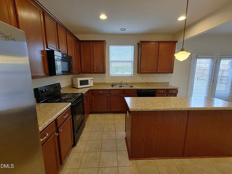 115 Glenview Ln — Photo 32