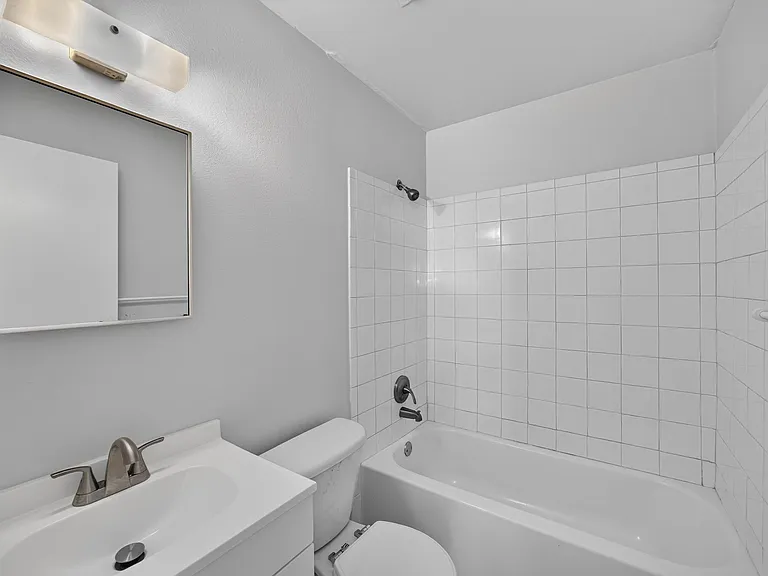 328 Palos Ct — Photo 17