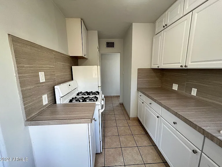 30 W Culver St #B — Photo 12