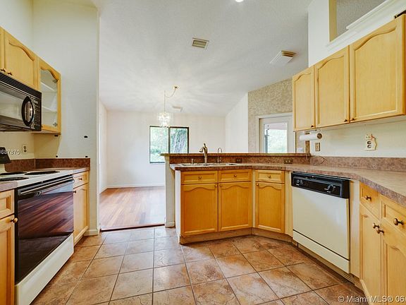 4th image of 12140 N 59th St N