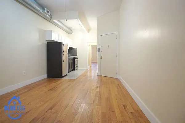 Rented by Blue Egg Realty Corp | media 42