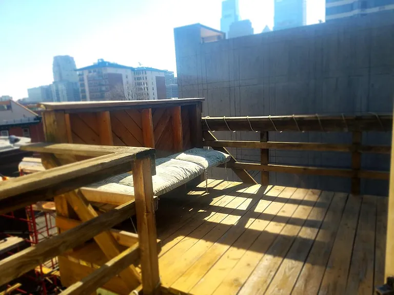2004 Spring Garden St #3R — Photo 2