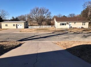 307 N Lincoln St, Smith Center, KS 66967