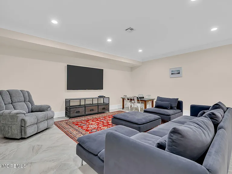 218 Worthington Ave — Photo 38