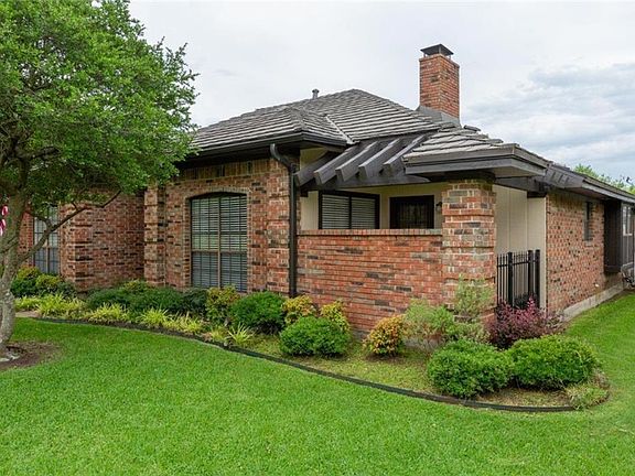 3rd image of 803 Lake Meadows Dr