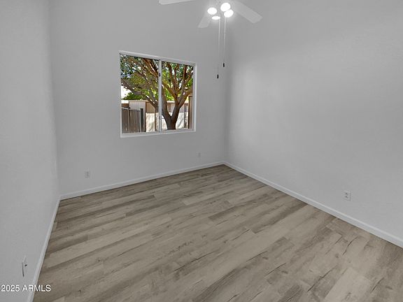 5th image of 3313 N LAKESHORE Court