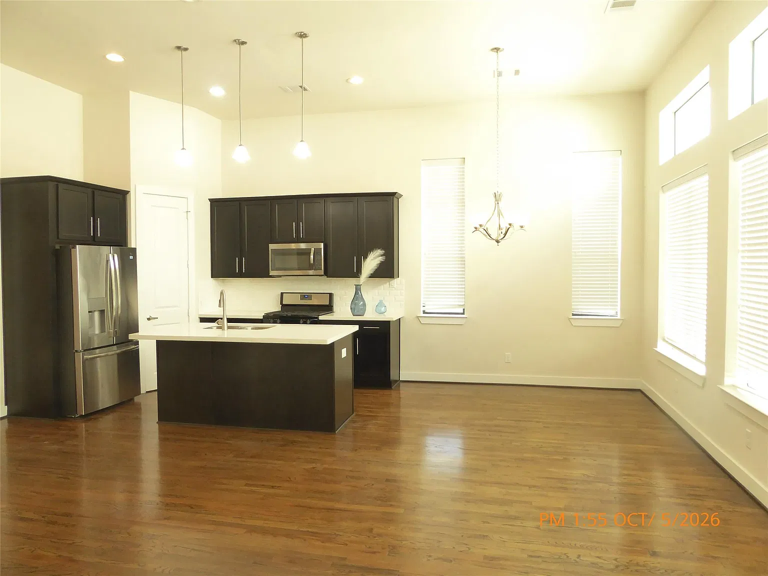 3 bed, 2.0 bath, 1460 sqft, $2,100 — Photo 4