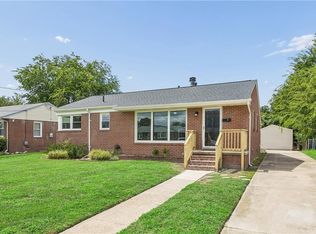 21 Reynolds Dr, Hampton, VA 23664