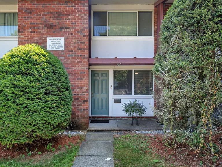 2 Essex Ln #BEE — Photo 7