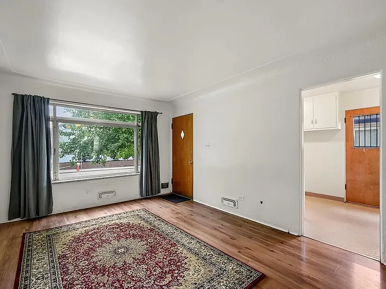 1708 S Sherman St — Photo 4