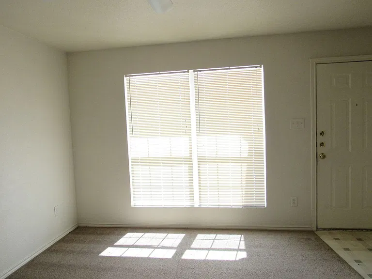4409 Mattie Dr — Photo 3
