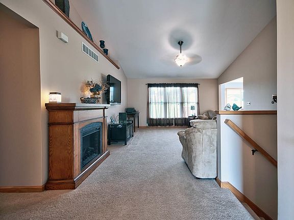 3rd image of 58195 Hemminger Dr
