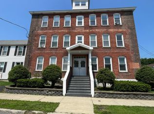 216 Saratoga Ave APT 1E, Mechanicville, NY 12118