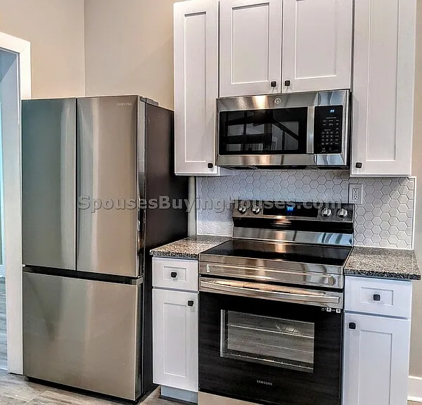 2105 Lexington Ave — Photo 13