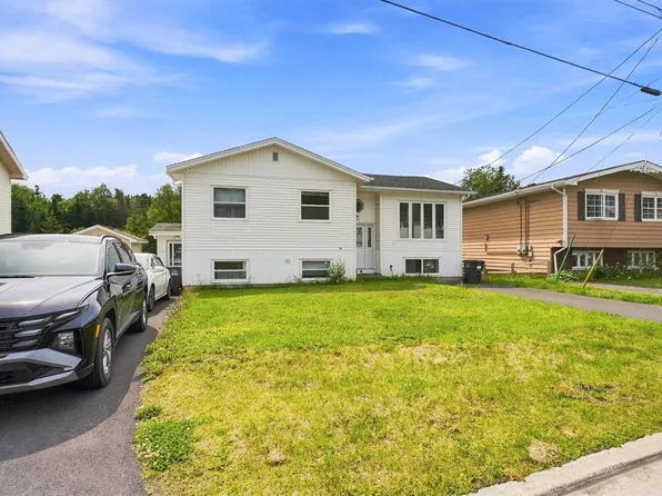 12 Thorburn Place, Clarenville, NL A5A1Z1