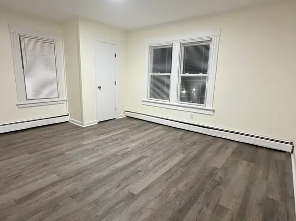 574 W Main St APT 3, New Britain, CT 06053