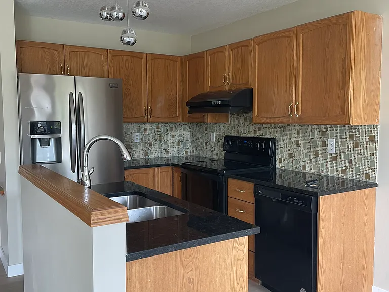 Coral Springs Cir NE — Photo 3