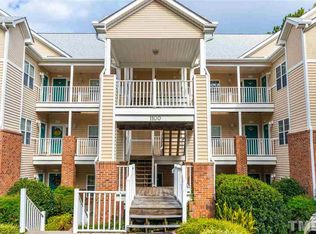 1122 Glenolden Ct, Cary, NC 27513
